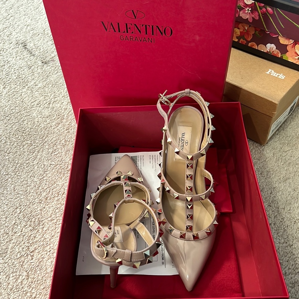 Valentino rockstud pumps